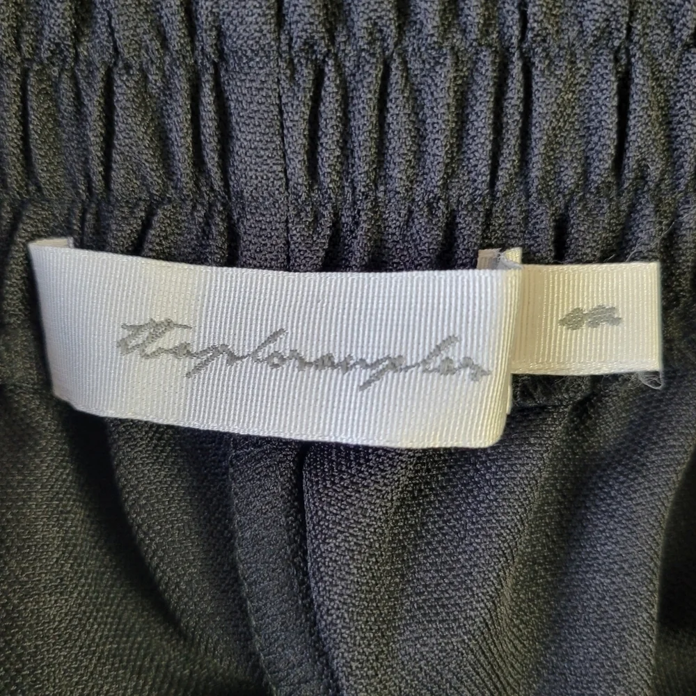 T-BAGS // ltd ed flattering black pleated & banded cuffed elastic waist shorts